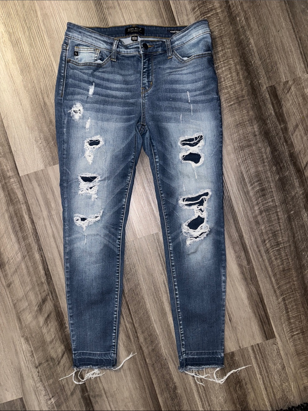 Judy Blue 13 31 jeans skinny fit distressed medium wash women’s denim stretch